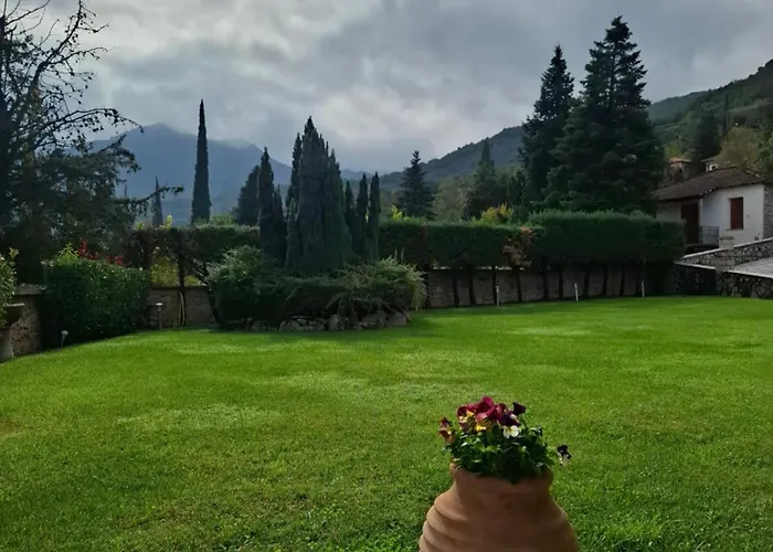 Panos Stone House Lílaia